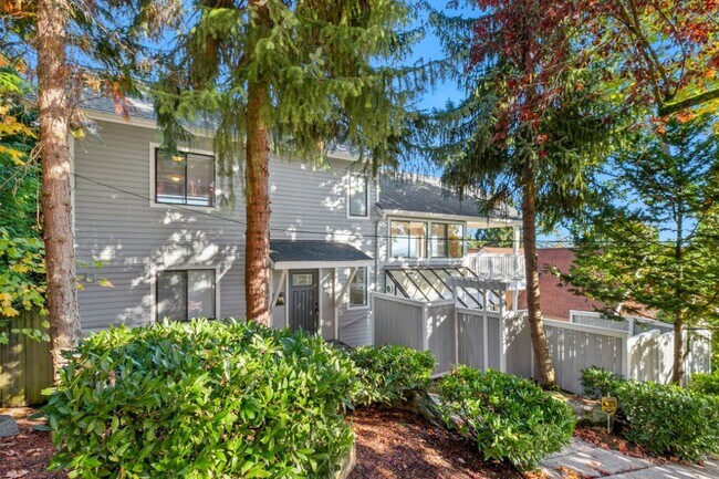 Building Photo - 3Bd/2.5Ba Seattle House