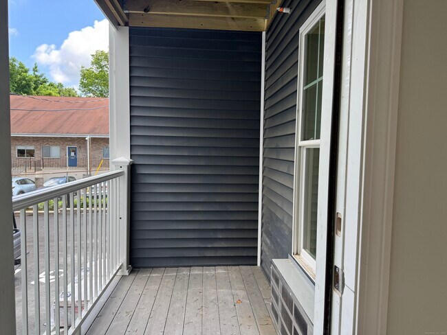 Building Photo - 1085 Whalley Ave