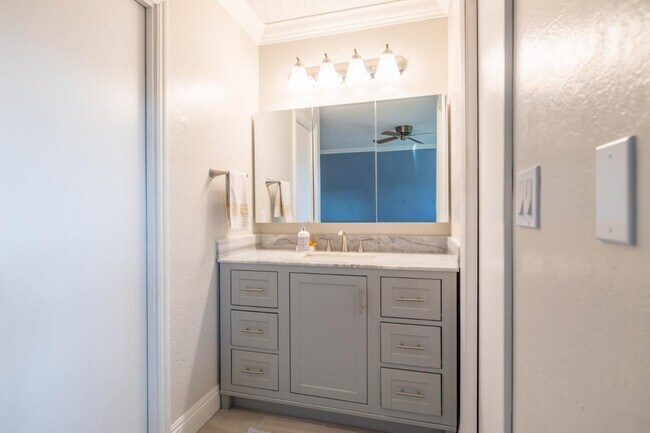 Building Photo - 3276 Andora Dr