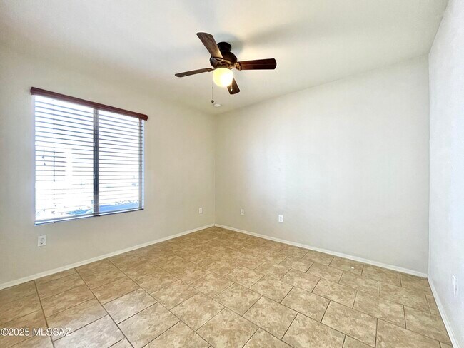 Building Photo - 11889 W Heyburn Dr