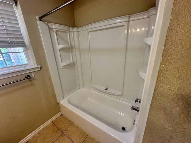 Building Photo - Beautiful 3 Bedroom Home for Rent in Norman, Oklahoma