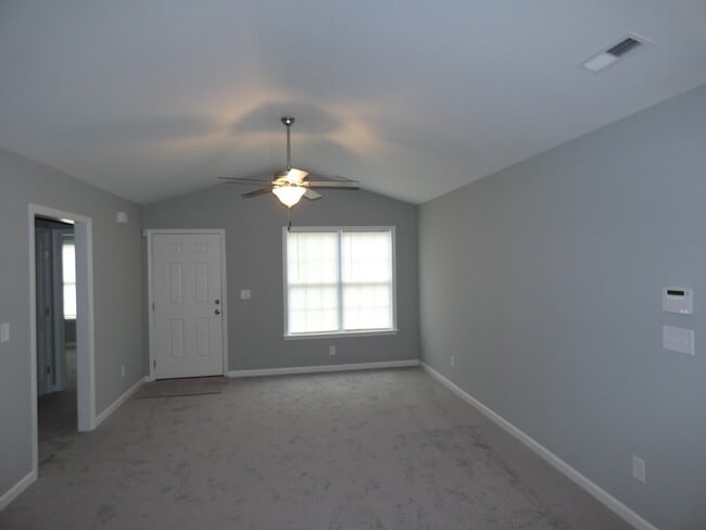 Building Photo - 3 Bedroom/2 Bath One Story House