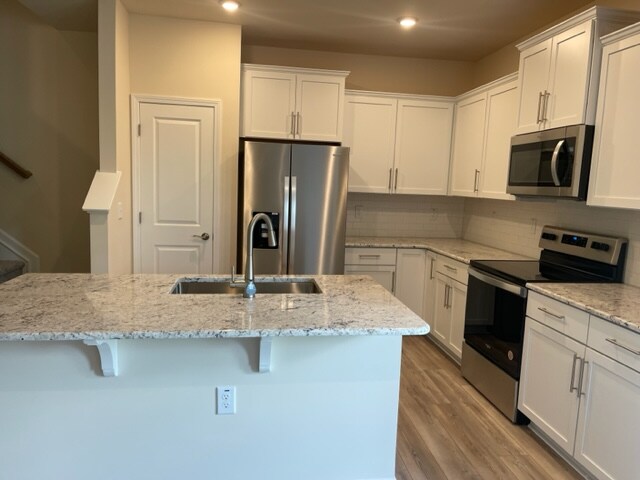 Building Photo - 704 Ambrose Hl Ln