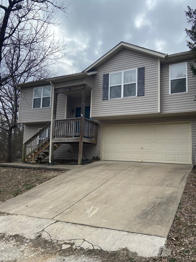 Building Photo - Single Family Home in Merriam Woods