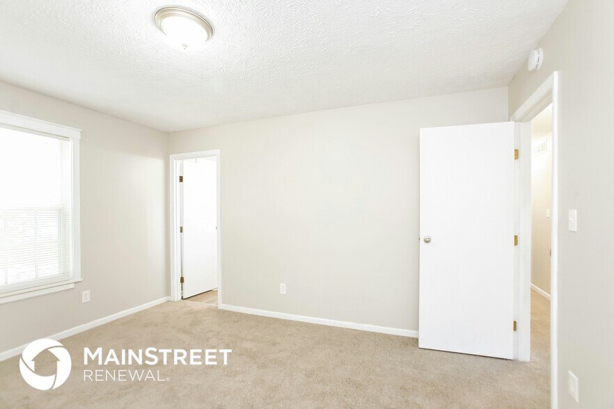 Building Photo - 5543 Vicksburg Dr