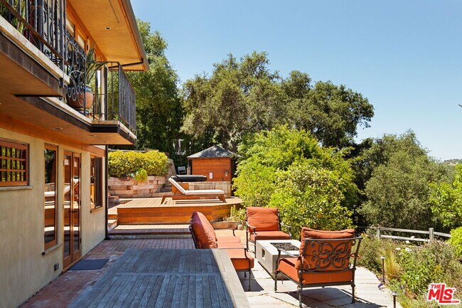 Building Photo - 21071 Waveview Dr