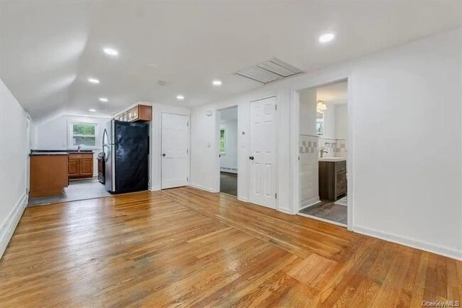 Building Photo - 428 Powell Ave