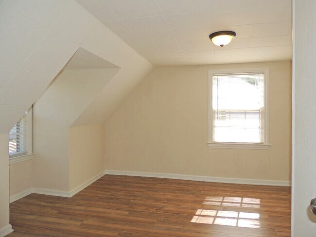 Building Photo - Beautifully Renovated 3BR Cape Cod in Shaker Heights – Spacious & Move-In Ready!