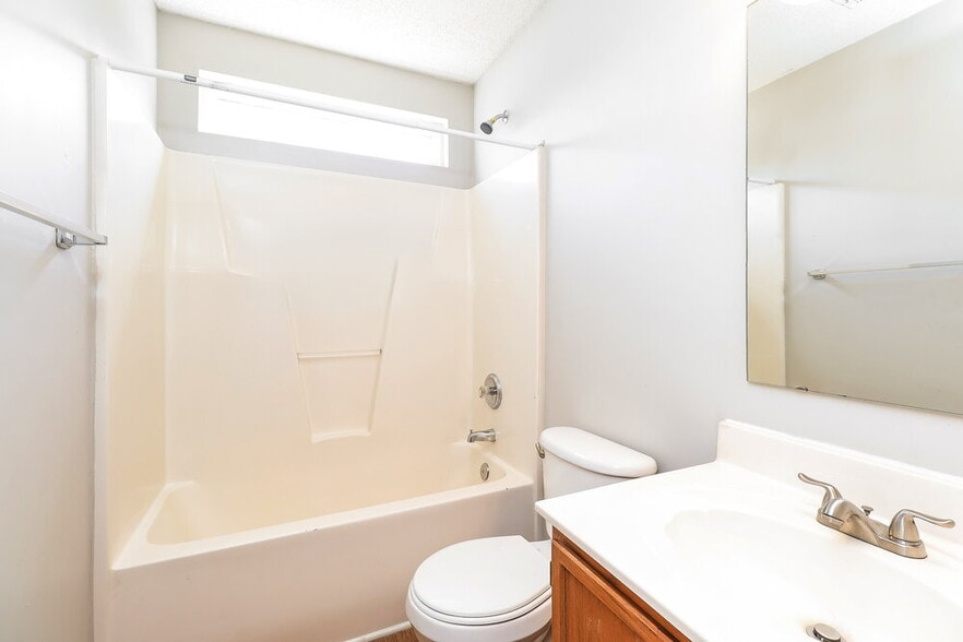 Building Photo - 13965 Dingess Rd