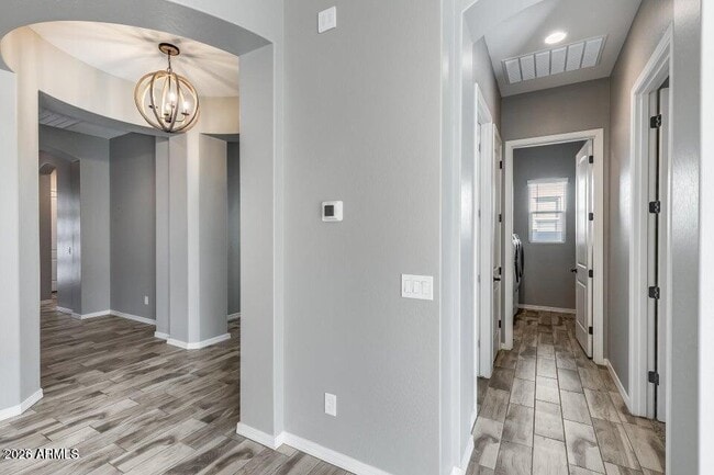 Building Photo - 2661 S Olympic Dr