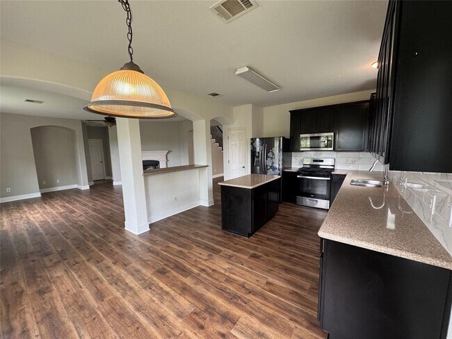 Building Photo - 1800 Rachel Ln