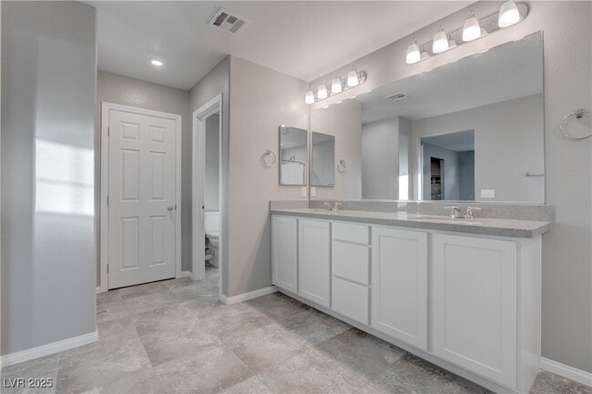 Building Photo - 10673 Sariah Skye Ave