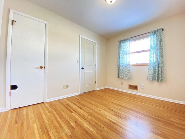 Building Photo - 1877 22nd St NW