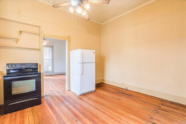 Building Photo - 6400 Cypress Rd