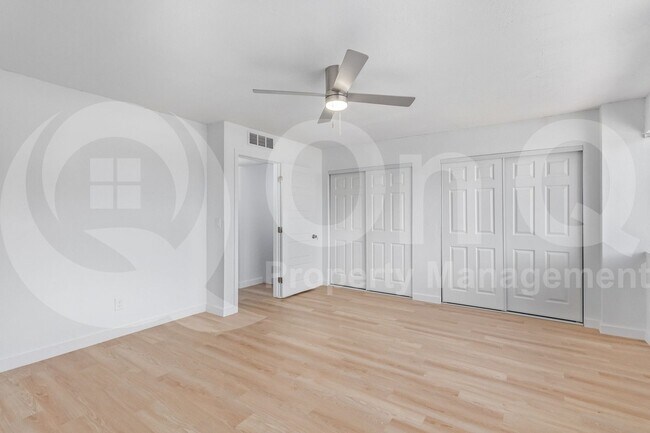 Building Photo - 3526 W Dunlap Ave