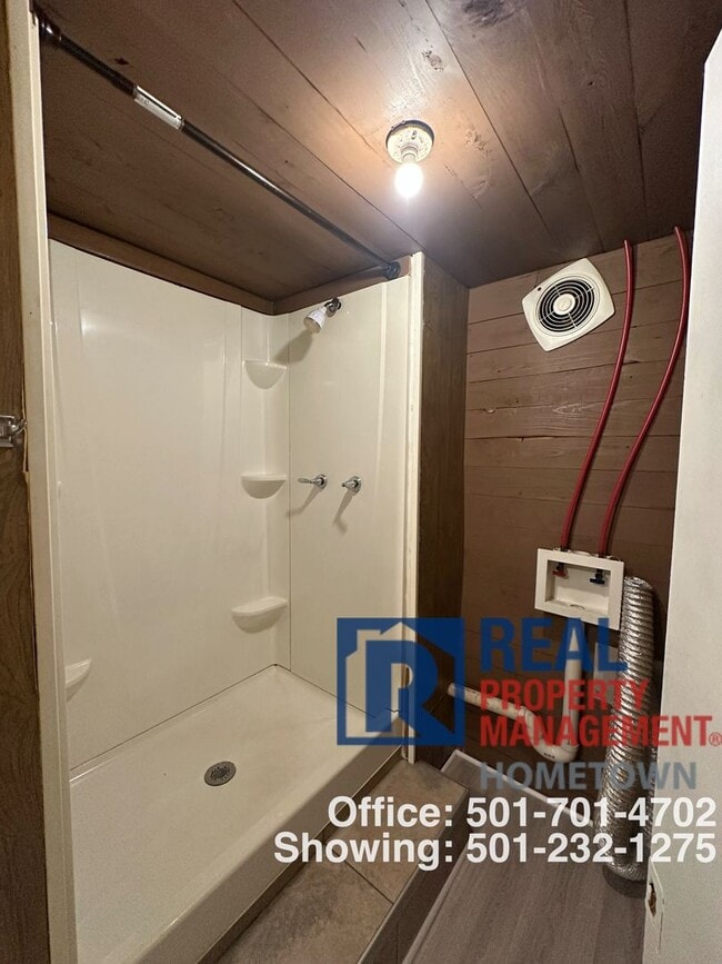 Building Photo - 1402 Phillips St