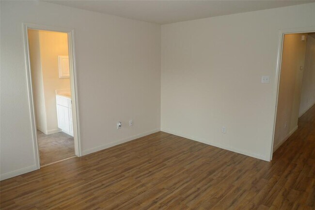 Building Photo - 1127 Desert Oasis Ln