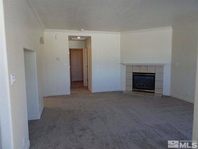 Building Photo - 7021 Heatherwood Dr