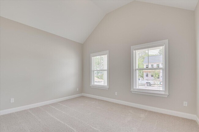 Building Photo - 136 Tanager Ln