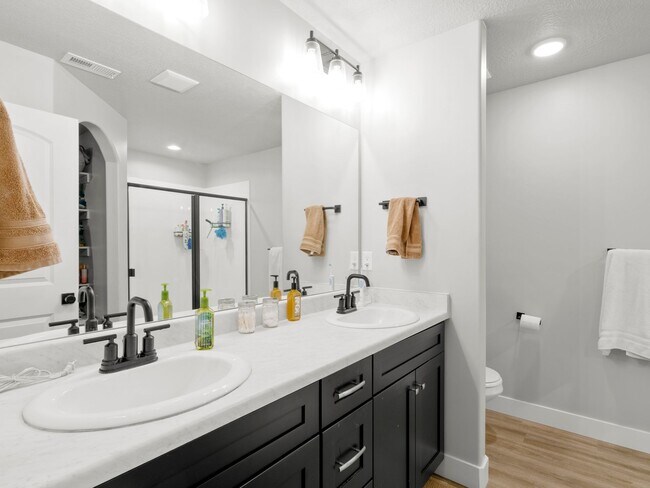 Building Photo - Private Basement Suite in Bright Co-Ed Townhome in Lehi Exchange!