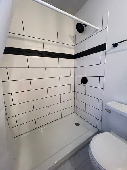 Building Photo - 2033 S 82nd St