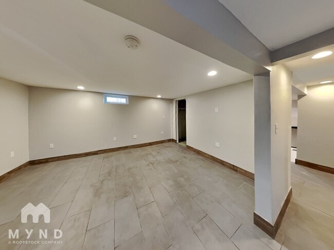 Building Photo - 928 Heyl Ave
