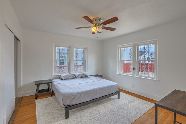 Building Photo - 618 Sycamore St NE