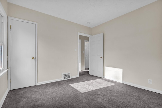Building Photo - 13575 Rutherford St