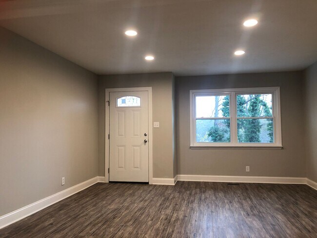 Building Photo - Oak Trail Apartments