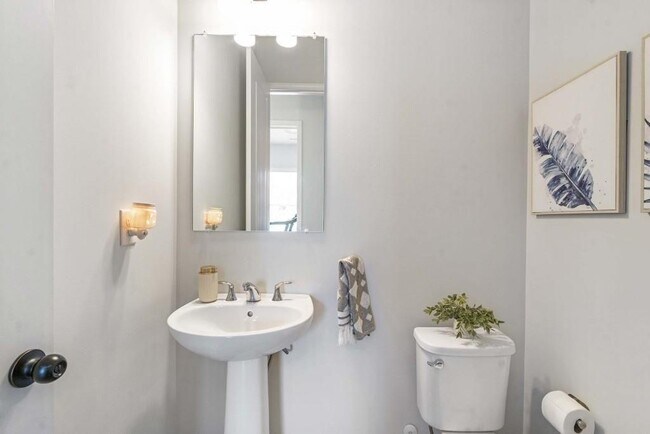 Building Photo - 2595 Whistler Wy NE