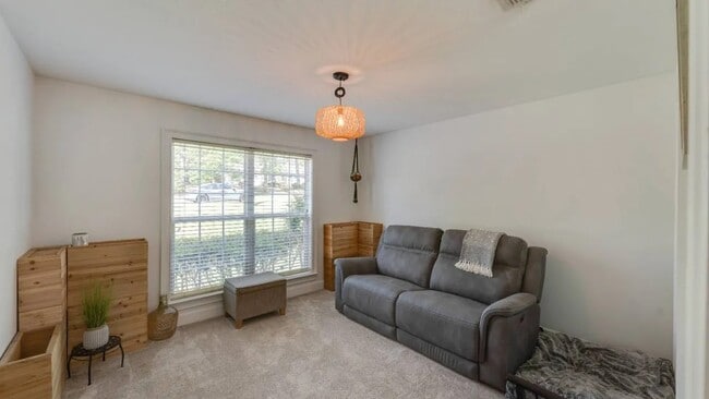 Building Photo - 127 Eagles Landing Dr