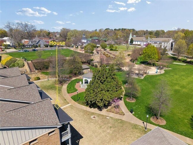 Building Photo - 124 Parkside W Ct