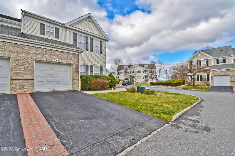 Building Photo - 106 Bethpage Terrace