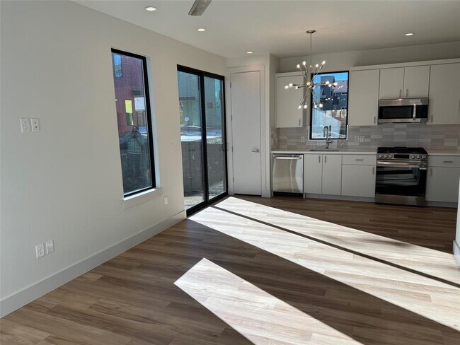 Building Photo - 1133 Walton Ln