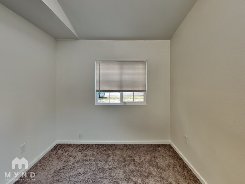 Building Photo - 7203 SE Harmony Dr