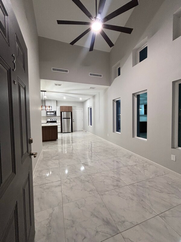 Building Photo - 703 Pedro St