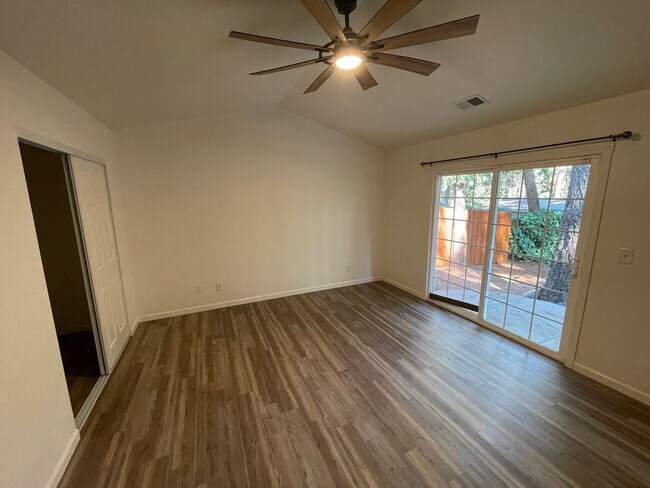 Building Photo - 14772 Holmwood Dr