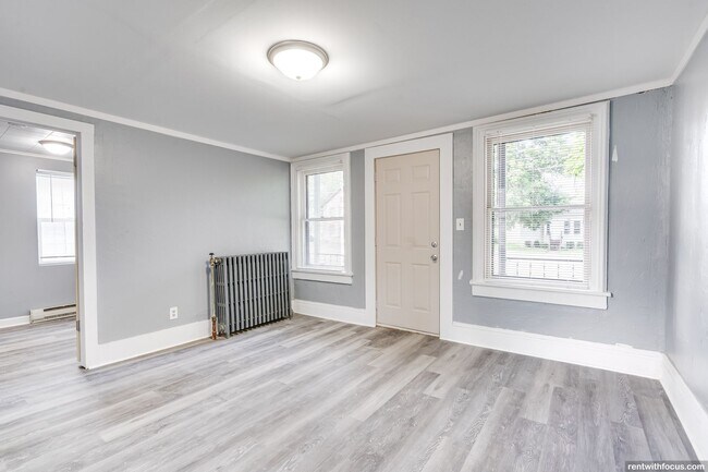 Building Photo - 547 Ceape Ave