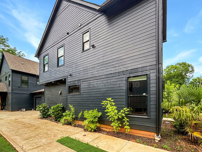 Building Photo - 1241 Bridges Ave SW