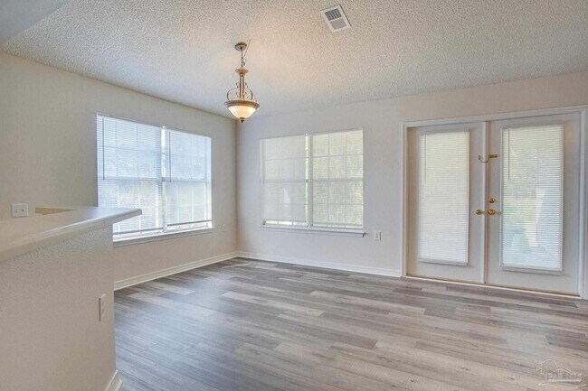 Building Photo - 2029 Shadow Lake Dr