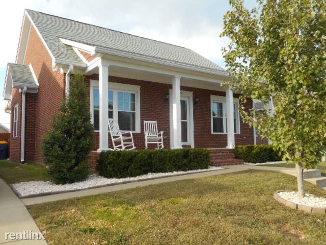 Building Photo - 215 Max Hampton St