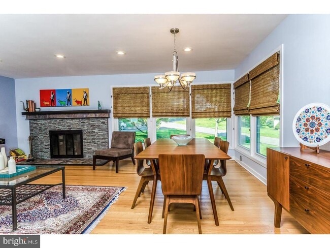 Building Photo - 100 Tudor Ln