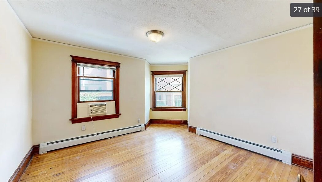 Building Photo - 431 E Market St