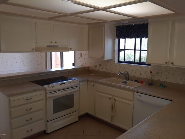 Building Photo - 26425 S Truro Dr