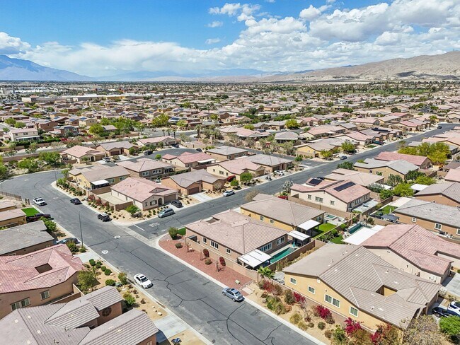 Building Photo - 42912 Gazapo Ct