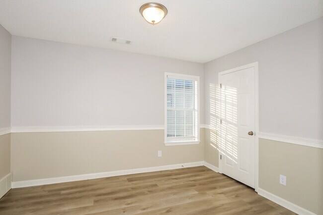 Building Photo - 2960 Woodland Ash Cove