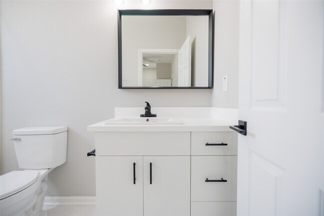 Building Photo - 2519 Washington St