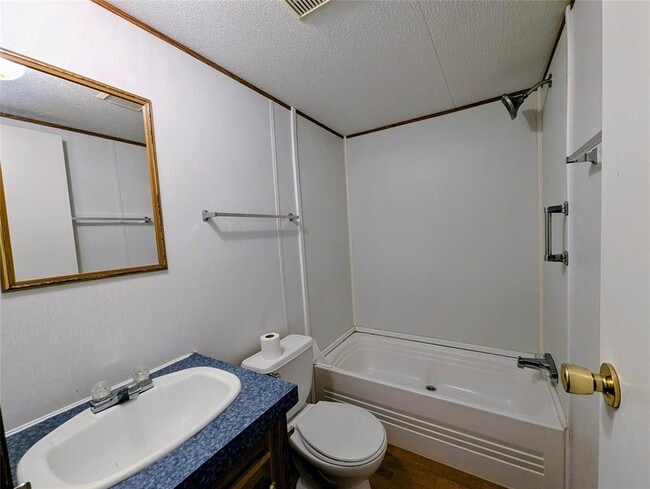 Building Photo - 560 Meridian