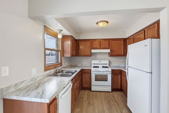 Building Photo - 836/840 Greenwood Court