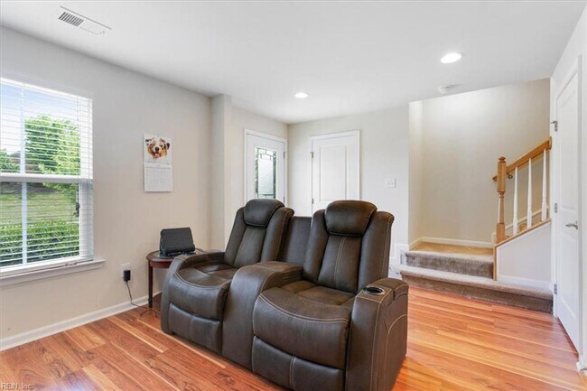 Building Photo - 3 bedroom/ 2 full bathroom and 1 half bathroom -Villages at Candle Station